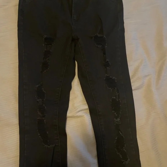 Black Ripped High Rise Levis Jeans - Picture 2 of 5